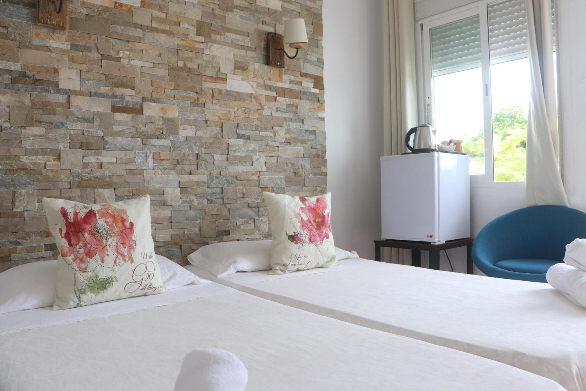 Pensión Residencial La Paloma Ii 2*